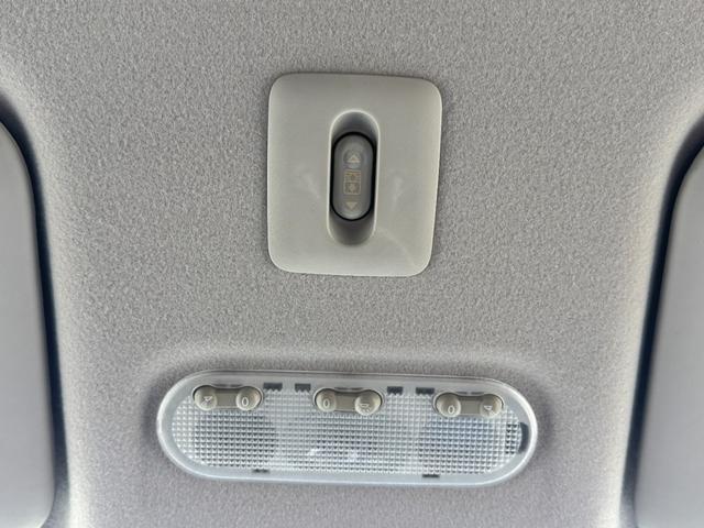 セレナ ハイウェイスター Vセレクション /禁煙車/両側電動/パノラミックルーフ/16AW/フルセグ/Bluetooth/CD/DVD/Bカメラ/インテリキー/Wエアコン/オートライト/クルコン/ウォークスルー/(55枚目)