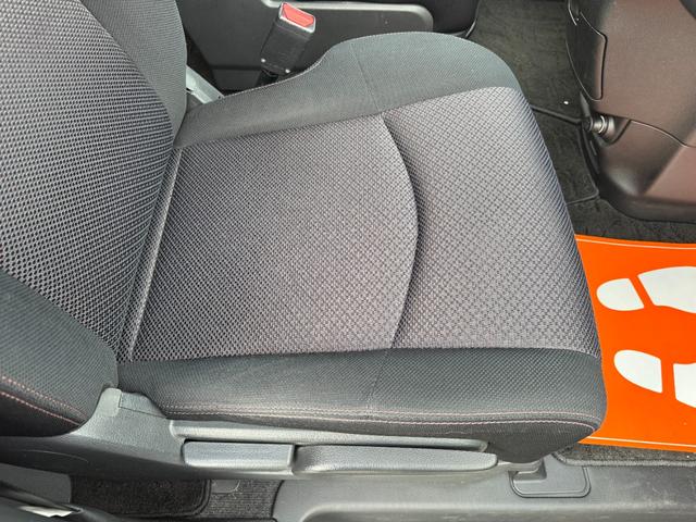 セレナ ハイウェイスター Vセレクション /禁煙車/両側電動/パノラミックルーフ/16AW/フルセグ/Bluetooth/CD/DVD/Bカメラ/インテリキー/Wエアコン/オートライト/クルコン/ウォークスルー/(58枚目)