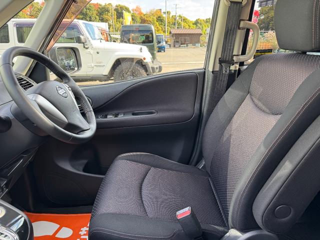 セレナ ハイウェイスター Vセレクション /禁煙車/両側電動/パノラミックルーフ/16AW/フルセグ/Bluetooth/CD/DVD/Bカメラ/インテリキー/Wエアコン/オートライト/クルコン/ウォークスルー/(59枚目)