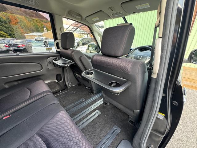 セレナ ハイウェイスター Vセレクション /禁煙車/両側電動/パノラミックルーフ/16AW/フルセグ/Bluetooth/CD/DVD/Bカメラ/インテリキー/Wエアコン/オートライト/クルコン/ウォークスルー/(67枚目)