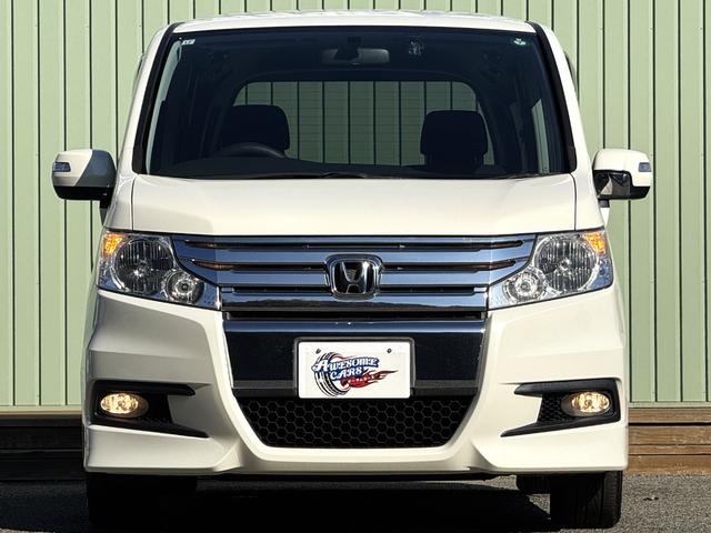 ステップワゴンスパーダ Ｓ　／禁煙車／両側電動スライド／ホンダインターナビ／ＴＶ／ＤＶＤ／ＣＤ／ミュージックサーバー／Ｂカメラ／スマートキー／ＥＴＣ／ドラレコ／ステアリングスイッチ／オートライト／フロントフォグ／ウォークスルー／（9枚目）