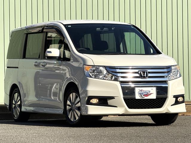 ステップワゴンスパーダ Ｓ　／禁煙車／両側電動スライド／ホンダインターナビ／ＴＶ／ＤＶＤ／ＣＤ／ミュージックサーバー／Ｂカメラ／スマートキー／ＥＴＣ／ドラレコ／ステアリングスイッチ／オートライト／フロントフォグ／ウォークスルー／（13枚目）