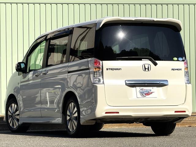 ステップワゴンスパーダ Ｓ　／禁煙車／両側電動スライド／ホンダインターナビ／ＴＶ／ＤＶＤ／ＣＤ／ミュージックサーバー／Ｂカメラ／スマートキー／ＥＴＣ／ドラレコ／ステアリングスイッチ／オートライト／フロントフォグ／ウォークスルー／（14枚目）