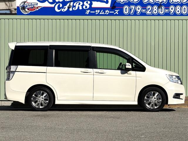 ステップワゴンスパーダ Ｓ　／禁煙車／両側電動スライド／ホンダインターナビ／ＴＶ／ＤＶＤ／ＣＤ／ミュージックサーバー／Ｂカメラ／スマートキー／ＥＴＣ／ドラレコ／ステアリングスイッチ／オートライト／フロントフォグ／ウォークスルー／（15枚目）