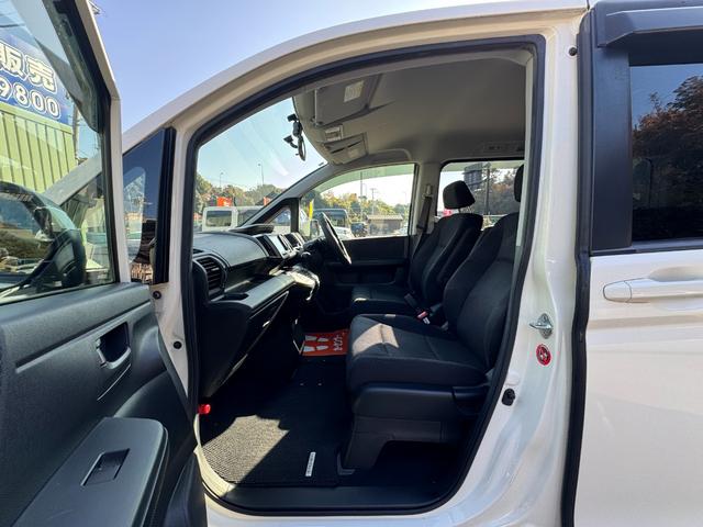 ステップワゴンスパーダ Ｓ　／禁煙車／両側電動スライド／ホンダインターナビ／ＴＶ／ＤＶＤ／ＣＤ／ミュージックサーバー／Ｂカメラ／スマートキー／ＥＴＣ／ドラレコ／ステアリングスイッチ／オートライト／フロントフォグ／ウォークスルー／（41枚目）