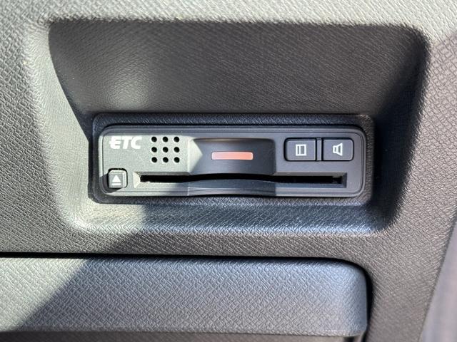 ステップワゴンスパーダ Ｓ　／禁煙車／両側電動スライド／ホンダインターナビ／ＴＶ／ＤＶＤ／ＣＤ／ミュージックサーバー／Ｂカメラ／スマートキー／ＥＴＣ／ドラレコ／ステアリングスイッチ／オートライト／フロントフォグ／ウォークスルー／（57枚目）