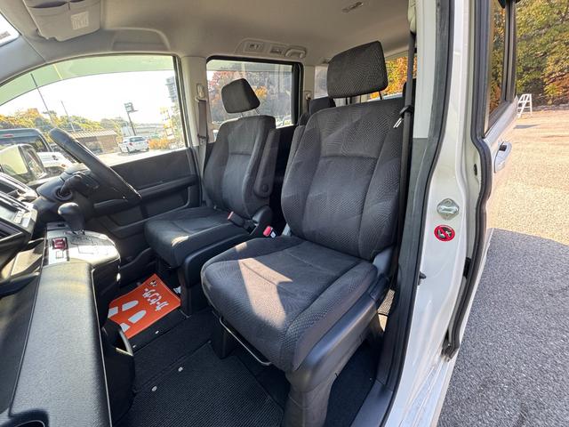 ステップワゴンスパーダ Ｓ　／禁煙車／両側電動スライド／ホンダインターナビ／ＴＶ／ＤＶＤ／ＣＤ／ミュージックサーバー／Ｂカメラ／スマートキー／ＥＴＣ／ドラレコ／ステアリングスイッチ／オートライト／フロントフォグ／ウォークスルー／（62枚目）