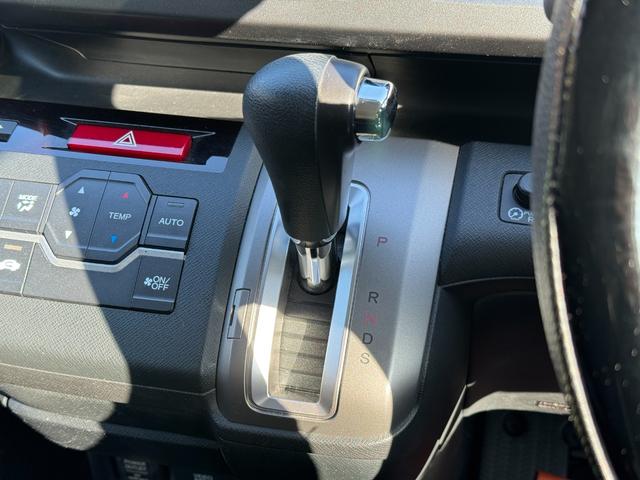 ステップワゴンスパーダ Ｓ　／禁煙車／両側電動スライド／ホンダインターナビ／ＴＶ／ＤＶＤ／ＣＤ／ミュージックサーバー／Ｂカメラ／スマートキー／ＥＴＣ／ドラレコ／ステアリングスイッチ／オートライト／フロントフォグ／ウォークスルー／（67枚目）