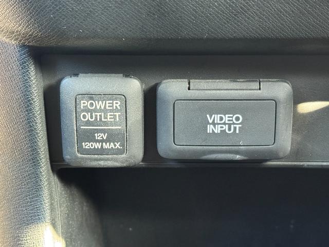 ステップワゴンスパーダ Ｓ　／禁煙車／両側電動スライド／ホンダインターナビ／ＴＶ／ＤＶＤ／ＣＤ／ミュージックサーバー／Ｂカメラ／スマートキー／ＥＴＣ／ドラレコ／ステアリングスイッチ／オートライト／フロントフォグ／ウォークスルー／（68枚目）