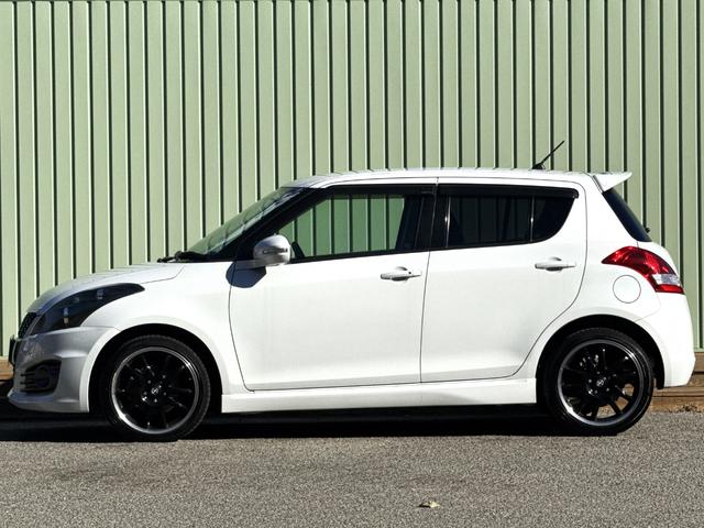 スイフトスポーツ ベースグレード　／６ＭＴ／Ｂａｄｘ　Ｓ－ＨＯＬＤ　Ｓ－５Ｖ　１７ＡＷ／ＨＩＤヘッドライト／フロントフォグ／スマートキー／オートライト／クルコン／オートエアコン／ＥＴＣ／（9枚目）