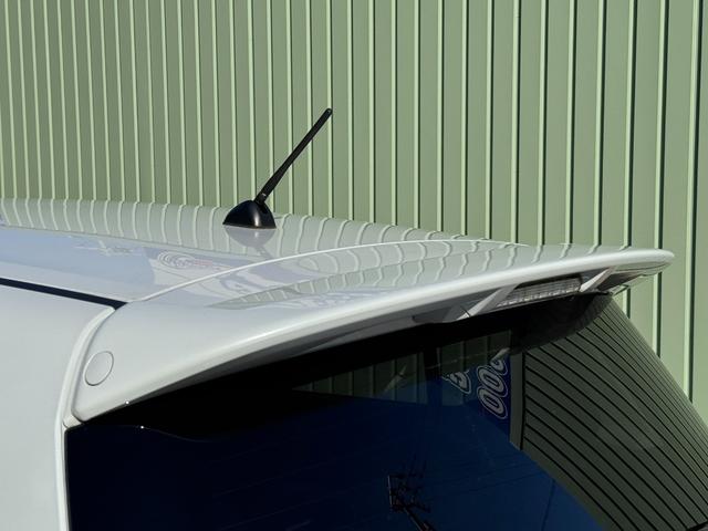 スイフトスポーツ ベースグレード　／６ＭＴ／Ｂａｄｘ　Ｓ－ＨＯＬＤ　Ｓ－５Ｖ　１７ＡＷ／ＨＩＤヘッドライト／フロントフォグ／スマートキー／オートライト／クルコン／オートエアコン／ＥＴＣ／（13枚目）