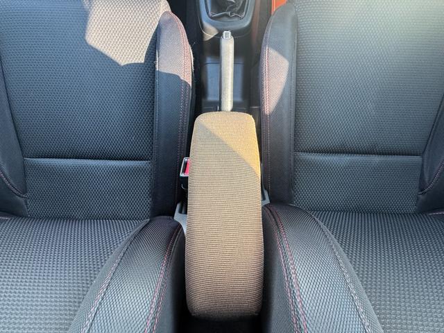 スイフトスポーツ ベースグレード　／６ＭＴ／Ｂａｄｘ　Ｓ－ＨＯＬＤ　Ｓ－５Ｖ　１７ＡＷ／ＨＩＤヘッドライト／フロントフォグ／スマートキー／オートライト／クルコン／オートエアコン／ＥＴＣ／（70枚目）