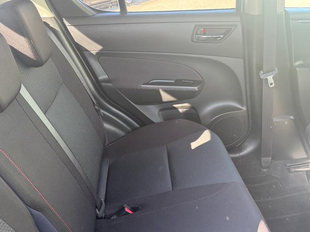 スイフトスポーツ ベースグレード　／６ＭＴ／Ｂａｄｘ　Ｓ－ＨＯＬＤ　Ｓ－５Ｖ　１７ＡＷ／ＨＩＤヘッドライト／フロントフォグ／スマートキー／オートライト／クルコン／オートエアコン／ＥＴＣ／（77枚目）