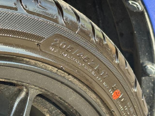 スイフトスポーツ ベースグレード　／６ＭＴ／ＥＮＫＥＩ１７ＡＷ／モンスタースポーツマフラー／ＨＩＤヘッドライト／スマートキー／カロッツェリアナビ／フルセグＴＶ／ＤＶＤ再生／ドライブレコーダー／２０２５年製造タイヤ／ＥＴＣ（30枚目）