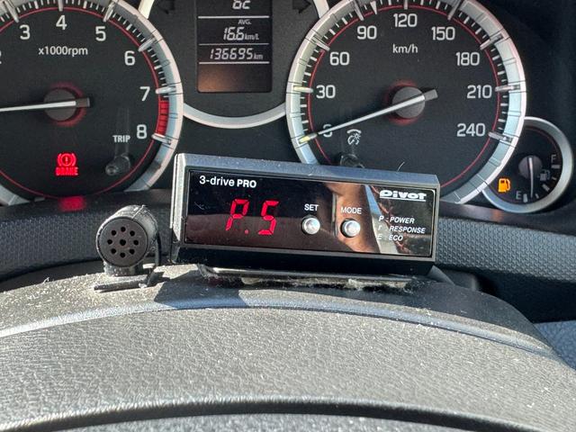 スイフトスポーツ ベースグレード　／６ＭＴ／ＥＮＫＥＩ１７ＡＷ／モンスタースポーツマフラー／ＨＩＤヘッドライト／スマートキー／カロッツェリアナビ／フルセグＴＶ／ＤＶＤ再生／ドライブレコーダー／２０２５年製造タイヤ／ＥＴＣ（67枚目）