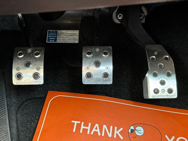 スイフトスポーツ ベースグレード　／６ＭＴ／ＥＮＫＥＩ１７ＡＷ／モンスタースポーツマフラー／ＨＩＤヘッドライト／スマートキー／カロッツェリアナビ／フルセグＴＶ／ＤＶＤ再生／ドライブレコーダー／２０２５年製造タイヤ／ＥＴＣ（71枚目）