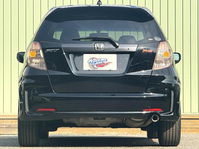 フィット RS /後期/6速マニュアル/禁煙車/WORK EMOTION17AW/スマートキー/オートライト/TV/ミュージックサーバー/USB/CD/Bカメラ/オートエアコン/ETC/(7枚目)