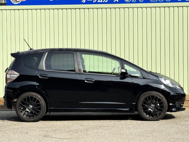 フィット RS /後期/6速マニュアル/禁煙車/WORK EMOTION17AW/スマートキー/オートライト/TV/ミュージックサーバー/USB/CD/Bカメラ/オートエアコン/ETC/(12枚目)