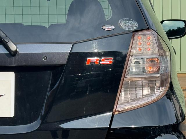 フィット RS /後期/6速マニュアル/禁煙車/WORK EMOTION17AW/スマートキー/オートライト/TV/ミュージックサーバー/USB/CD/Bカメラ/オートエアコン/ETC/(26枚目)