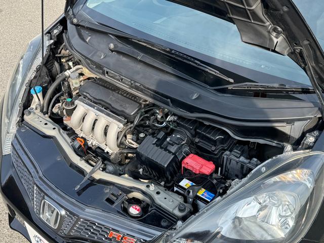 フィット RS /後期/6速マニュアル/禁煙車/WORK EMOTION17AW/スマートキー/オートライト/TV/ミュージックサーバー/USB/CD/Bカメラ/オートエアコン/ETC/(36枚目)