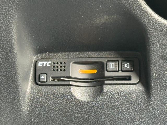 フィット RS /後期/6速マニュアル/禁煙車/WORK EMOTION17AW/スマートキー/オートライト/TV/ミュージックサーバー/USB/CD/Bカメラ/オートエアコン/ETC/(59枚目)