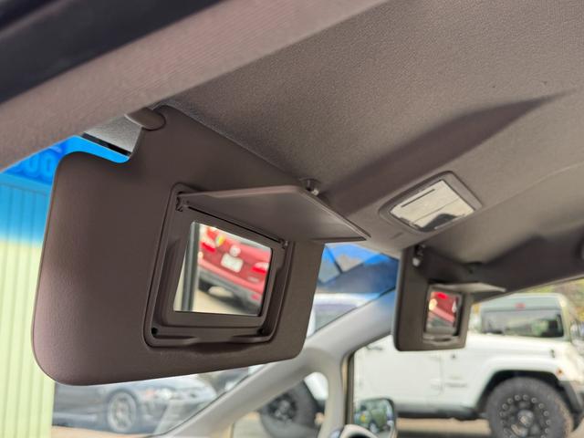 フィット RS /後期/6速マニュアル/禁煙車/WORK EMOTION17AW/スマートキー/オートライト/TV/ミュージックサーバー/USB/CD/Bカメラ/オートエアコン/ETC/(69枚目)