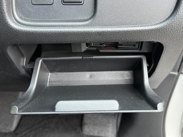 セレナ ハイウェイスター Sエディション 両側スライド片側電動ドア/ドラレコ/ディスチャージ/15AW/ETC/Wエアコン/3列シート/横滑り防止措置/修復歴なし(48枚目)