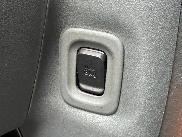 タント Ｘ　／当店ユーザー下取車／スマートキー／ストラーダナビ／ミュージックサーバー／ＤＶＤ／ディスチャージ／１４ＡＷ／エアロ（68枚目）