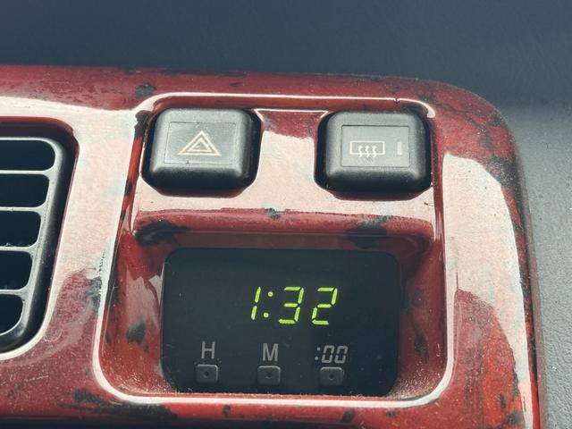 ハイラックスサーフ ＳＳＲ－Ｘ　／ＷＥＥＤ２．５インチリフトアップ／ＭＫＷ１６ＡＷ／ＭＴタイヤ／（59枚目）