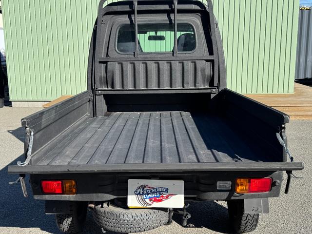 ハイゼットトラック ジャンボ　／５ＭＴ／４ＷＤ／ラプターライナー全塗装／リフトアップ／Ｘ－ＴＲＥＡＭ１４ホイール／トーヨー　ＯＰＥＮ　ＣＯＵＮＴＲＹタイヤ／ＡＬＰＩＮＥスピーカー／ＫＥＮＷＯＯＤ　ＣＤ（5枚目）