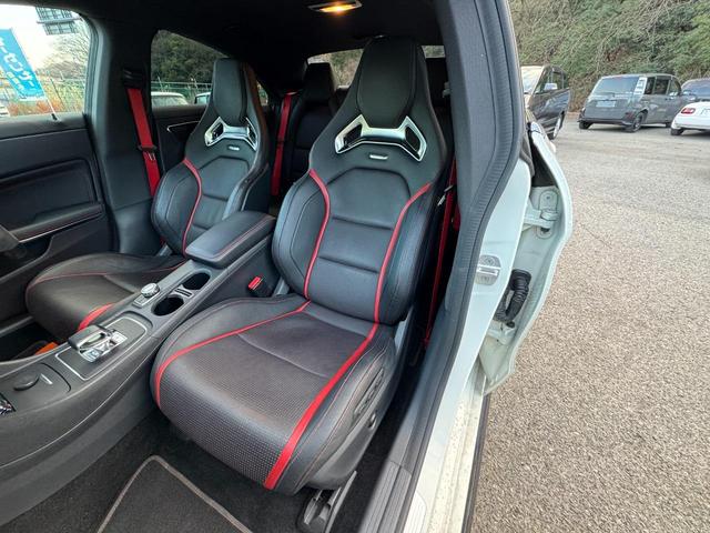 ＣＬＡクラス ＣＬＡ４５　ＡＭＧ　４マチック　／カーボンエアロ／ＡＭＧ　ＰＥＲＦＯＲＭＡＮＣＥ　ＳＥＡＴ／ＡＭＧ１８ＡＷ／革シート／パワーシート／レーダークルーズ／レーンキープアシスト／インテリジェントライト／フルセグ／Ｂｌｕｅｔｏｏｔｈ／Ｂカメ（60枚目）