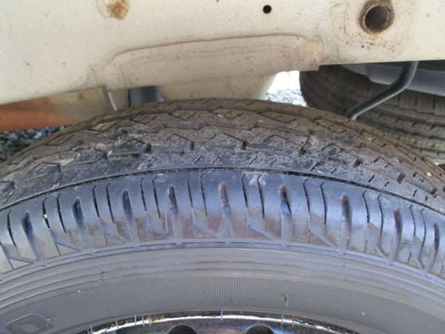 クリッパートラック ＤＸ　エアコン　パワステ　切り替え式４ＷＤ　５ＭＴ　ミニキャブ（25枚目）