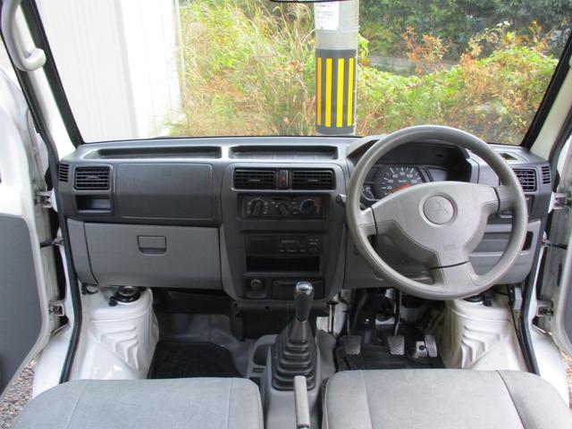 内装も比較的キレイな状態です。