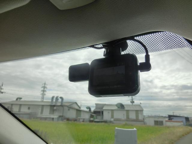 レンジローバーイヴォーク ピュア パノラマルーフ・20インチアルミ・パワーバックドア・プライバシーガラス・スマートキー・ドラレコ・シートヒーター・ナビ・全方位カメラ・HIDヘッドライト・ブラックレザーシート・パワーシート(36枚目)