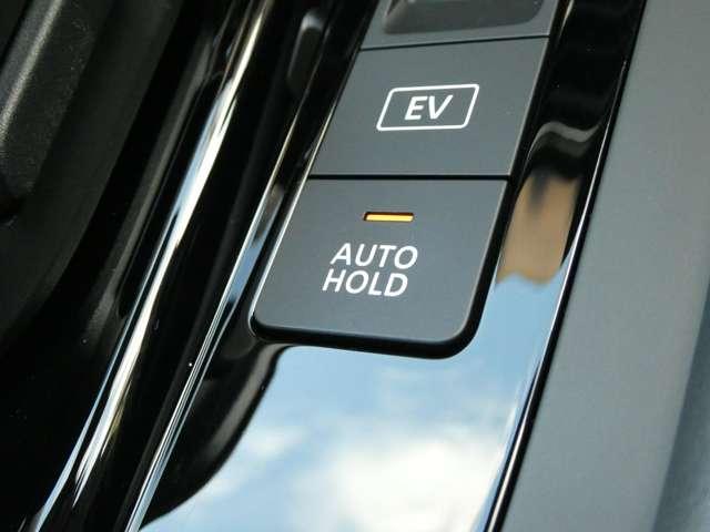 ノート X ☆オートブレーキホールド☆9インチメーカーナビ☆Bluetooth☆アラウンドビューモニター☆フルセグTV☆スマホミラーリング☆衝突被害軽減ブレーキ☆踏み間違い防止アシスト☆後側方車両検知警報☆(10枚目)
