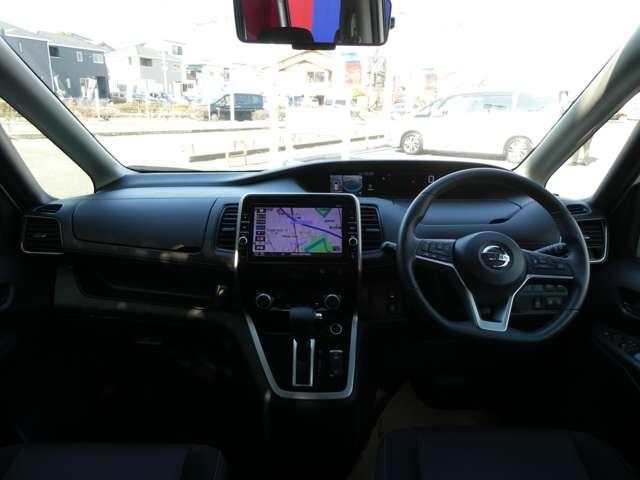 セレナ ハイウェイスター ☆プロパイロット☆オートブレーキホールド☆9インチナビ☆ブルーレイ・DVDビデオ再生☆Bluetooth☆アラウンドビューモニター☆ハンズフリーオートスライドドア☆衝突被害軽減ブレーキ☆ETC☆(4枚目)