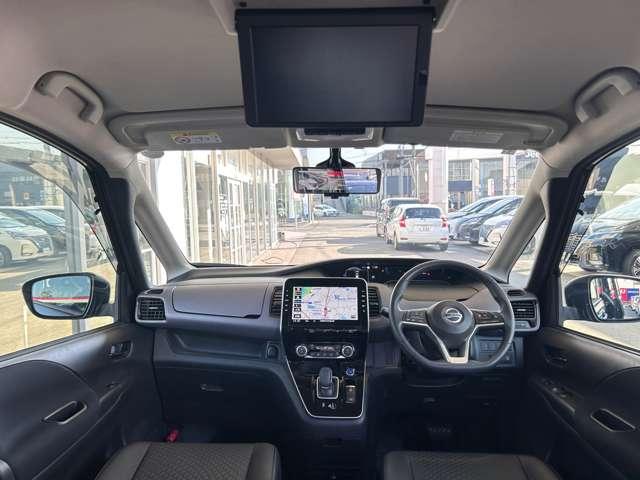 セレナ e-パワー ハイウェイスターV ☆防水シート☆左右ハンズフリーオート☆アラウンドモニター☆10ワイドナビTV☆後席11インチモニタ☆アダプティブLEDヘッドライト☆プロパイロット☆前後踏間違防止☆前後ドラレコ☆オートブレーキホールド(3枚目)