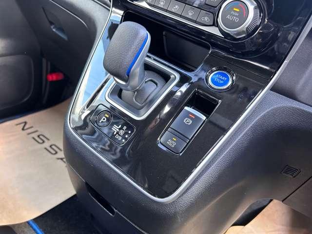 セレナ e-パワー ハイウェイスターV ☆防水シート☆左右ハンズフリーオート☆アラウンドモニター☆10ワイドナビTV☆後席11インチモニタ☆アダプティブLEDヘッドライト☆プロパイロット☆前後踏間違防止☆前後ドラレコ☆オートブレーキホールド(8枚目)