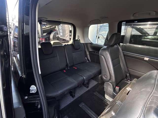 セレナ e-パワー ハイウェイスターV ☆防水シート☆左右ハンズフリーオート☆アラウンドモニター☆10ワイドナビTV☆後席11インチモニタ☆アダプティブLEDヘッドライト☆プロパイロット☆前後踏間違防止☆前後ドラレコ☆オートブレーキホールド(14枚目)