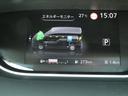 ハイブリッド車は通常大きなバッテリーを搭載していますが、セレナe-POWERは一列目シートの足元付近にあるだけなので、室内も広くつかっていただけます!しかも出足が良くて低燃費!オススメですよ!!
