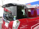 大きなガラスと、テールランプが印象的なリヤビューです。コンパクトな軽自動車なのに、室内は広く、運転し易いお車ですよ!!紫外線をカットしてくれるガラスが全面に付いています!!