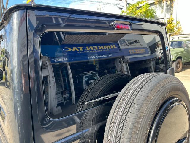 リアー３面にはプライバシーガラスを装備しています。プライバシー保護だけでなくクーラーに効きも良くなります。