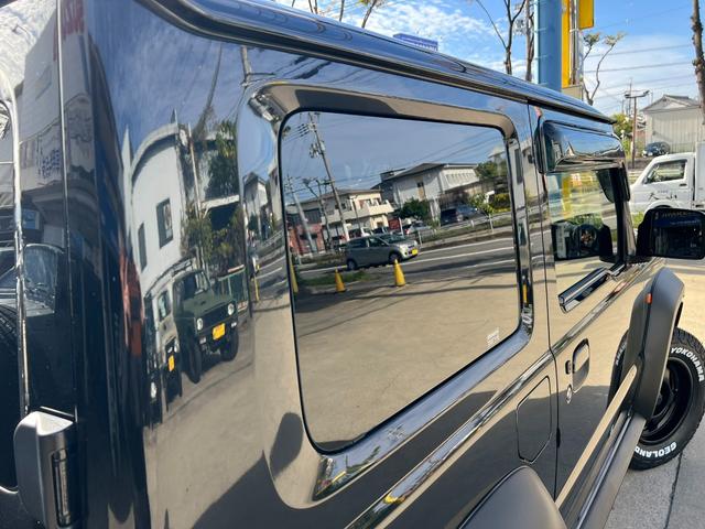 リアー３面にはプライバシーガラスを装備しています。プライバシー保護だけでなくクーラーに効きも良くなります。