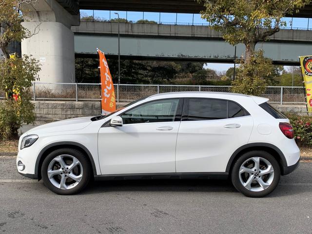 ＧＬＡクラス ＧＬＡ２２０　４マチック　プレミアムレーダーセーフティＰＫＧ　ワンオーナー車レザーサンルーフ（5枚目）