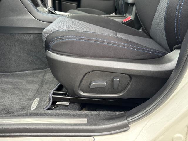 レヴォーグ １．６ＧＴ－Ｓアイサイト　４Ｗ　ナビ　フルセグＴＶ　バックカメラ　ＥＴＣ　スマートキー　衝突軽減ブレーキ　パワーシート　クルーズコントロール　ビルシュタインサスペンション　ＬＥＤヘッドライト（15枚目）