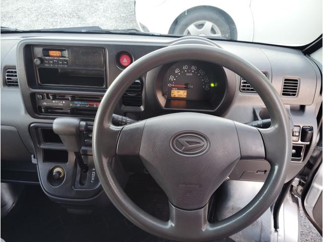 ハイゼットカーゴ 　車検付き　ＡＴ　ハイルーフ　パワーステアリング（8枚目）