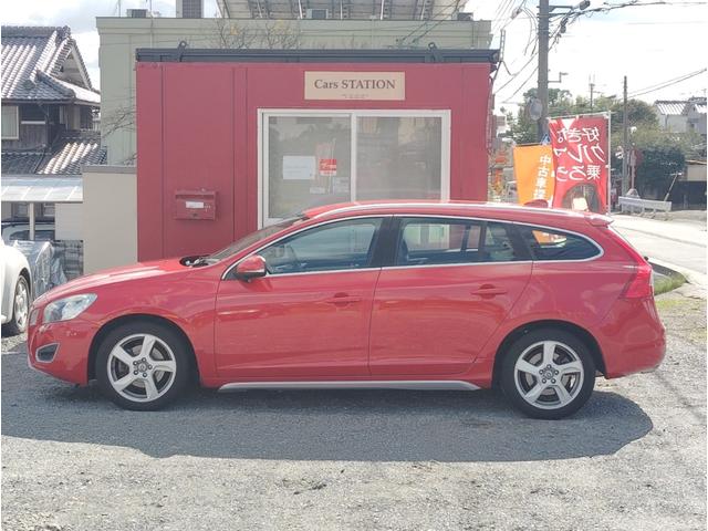 Ｖ６０ Ｔ４　衝突軽減ブレーキ　レーンキープ　本革シート　純正ナビ　シートヒーター　パワーシート　バックカメラ　ドライブレコーダー　ルーフレール　　ＢＬＩＳ（3枚目）