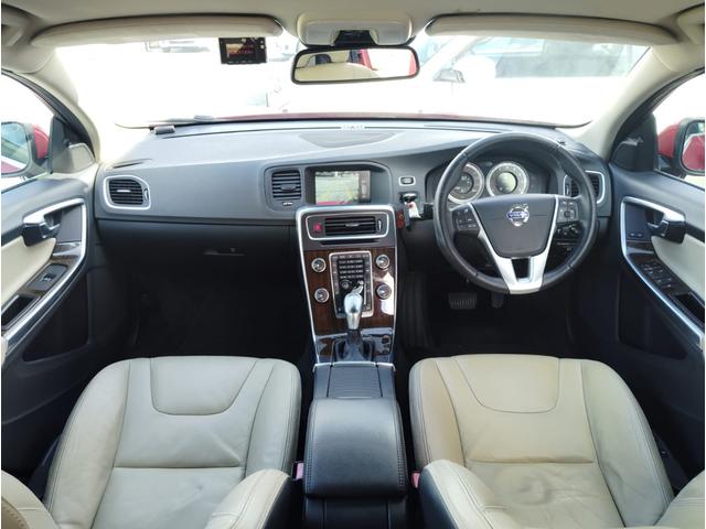 Ｖ６０ Ｔ４　衝突軽減ブレーキ　レーンキープ　本革シート　純正ナビ　シートヒーター　パワーシート　バックカメラ　ドライブレコーダー　ルーフレール　　ＢＬＩＳ（8枚目）