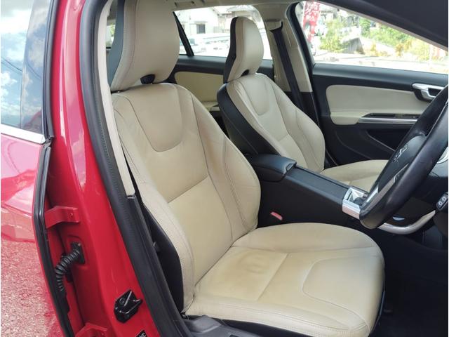 Ｖ６０ Ｔ４　衝突軽減ブレーキ　レーンキープ　本革シート　純正ナビ　シートヒーター　パワーシート　バックカメラ　ドライブレコーダー　ルーフレール　　ＢＬＩＳ（10枚目）