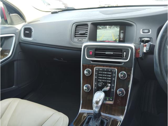 Ｖ６０ Ｔ４　衝突軽減ブレーキ　レーンキープ　本革シート　純正ナビ　シートヒーター　パワーシート　バックカメラ　ドライブレコーダー　ルーフレール　　ＢＬＩＳ（14枚目）